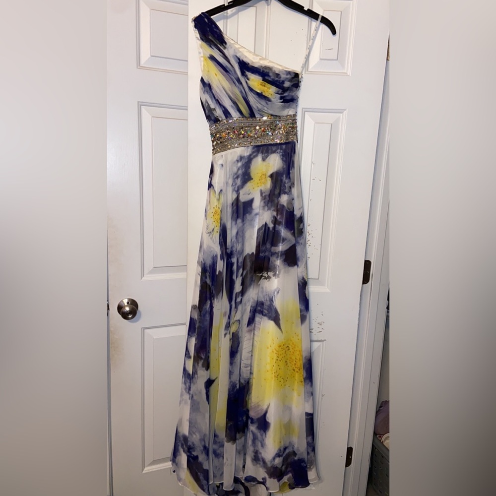 Camille la vie prom dress